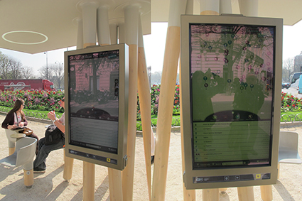 Décodeur urbain, a digital display by J. C. Decaux. Promoted by the manufacturer as a “giant smartphone”. Photos by Carola Moujan