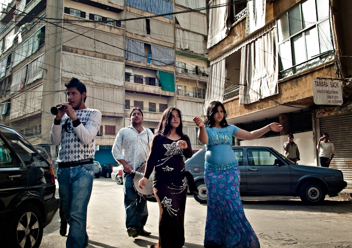 Ara Madzounian, Gypsy street entertainers (2009)